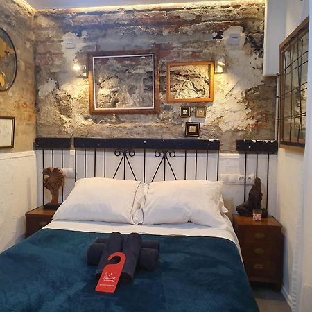 Studio Or Rooms With Private Bathroom Or Rooms With Shared Bathroom Barcelona Luaran gambar