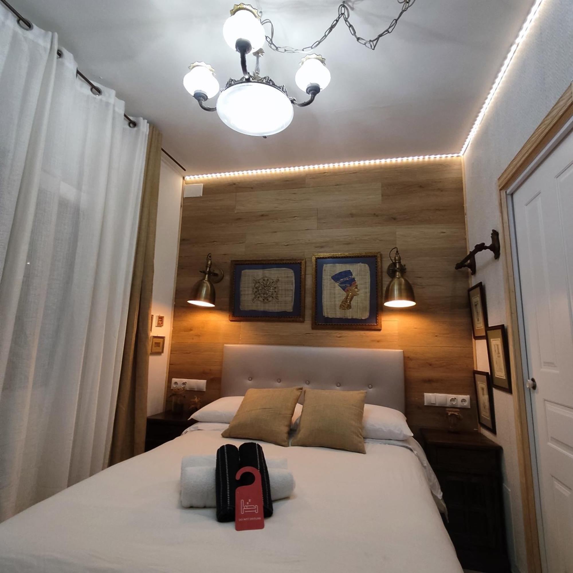 Studio Or Rooms With Private Bathroom Or Rooms With Shared Bathroom Barcelona Luaran gambar