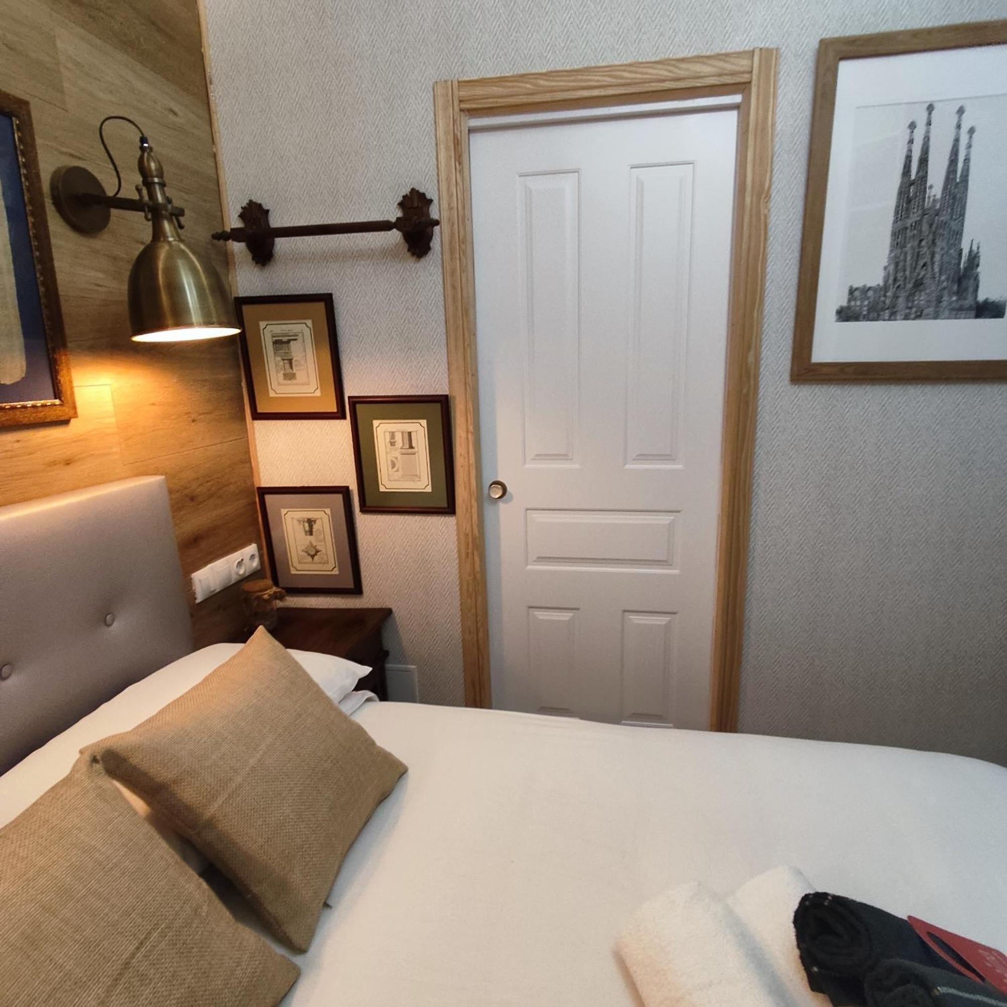 Studio Or Rooms With Private Bathroom Or Rooms With Shared Bathroom Barcelona Luaran gambar