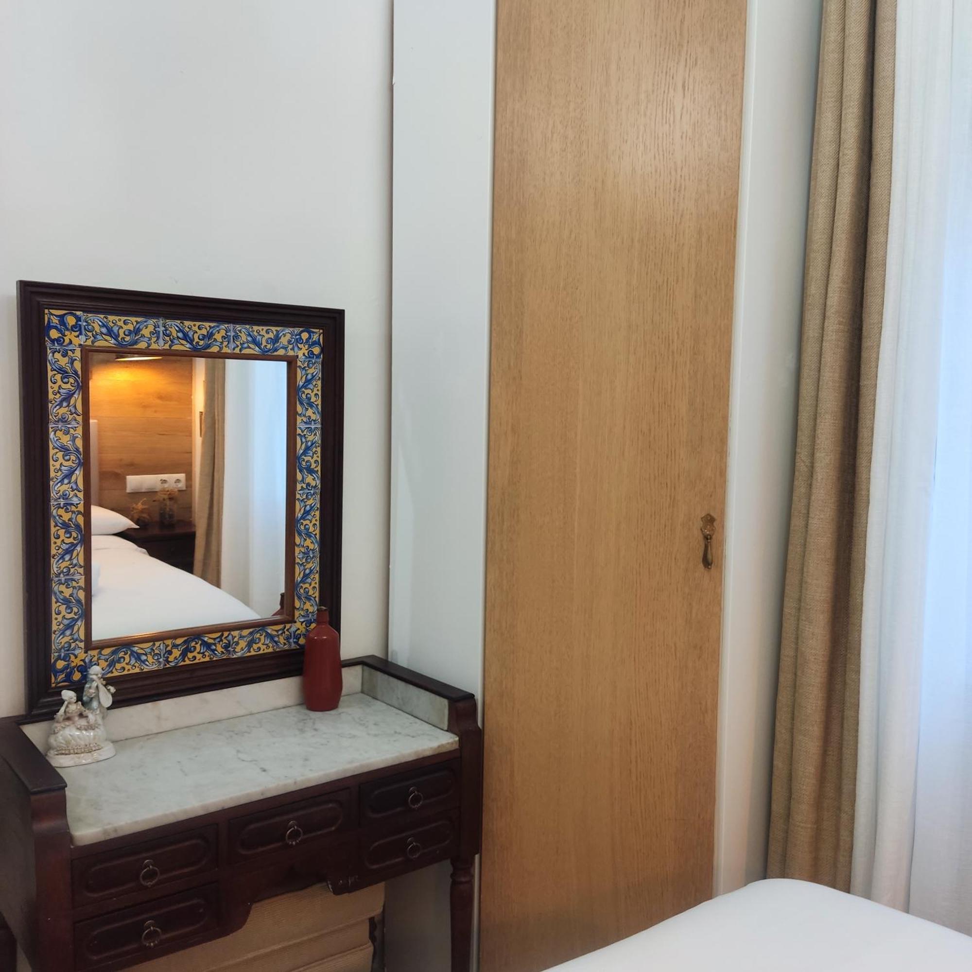 Studio Or Rooms With Private Bathroom Or Rooms With Shared Bathroom Barcelona Luaran gambar