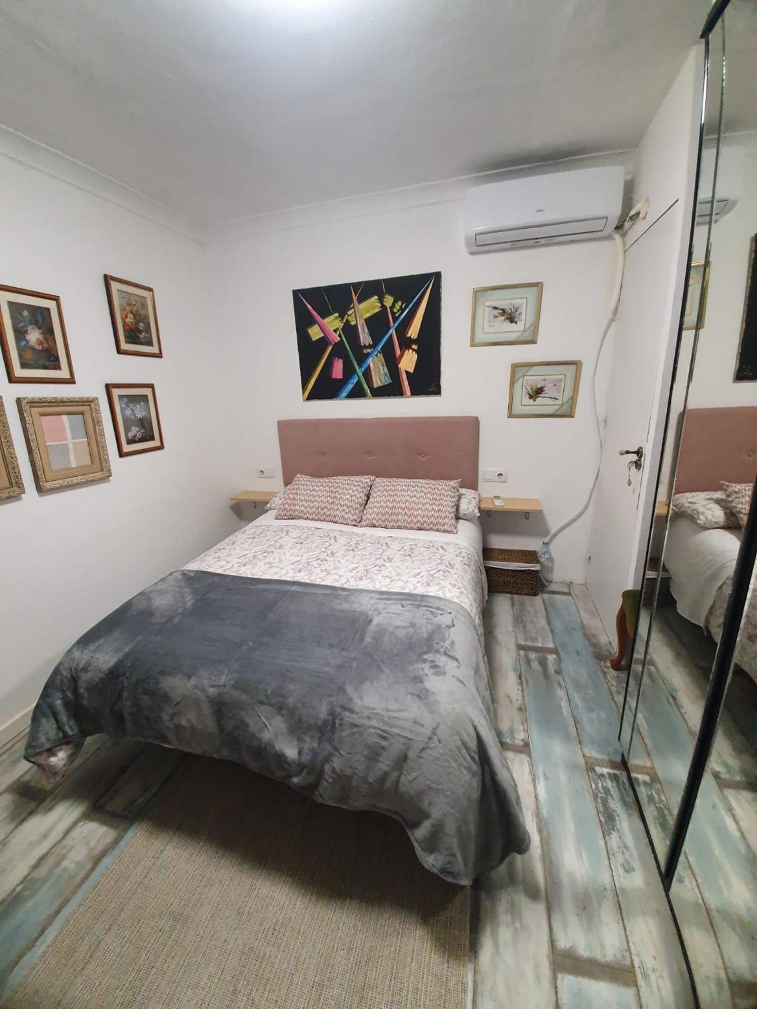 Studio Or Rooms With Private Bathroom Or Rooms With Shared Bathroom Barcelona Luaran gambar