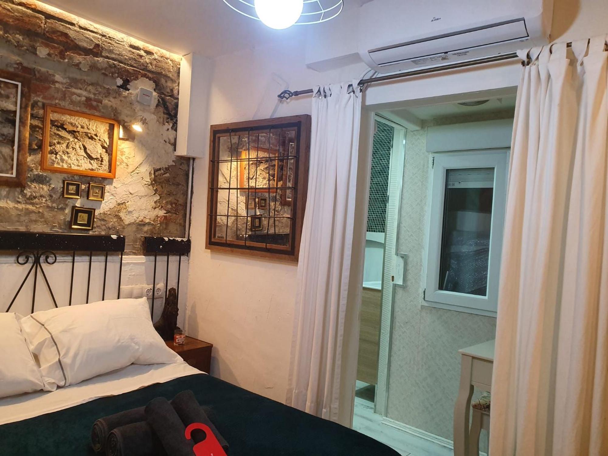 Studio Or Rooms With Private Bathroom Or Rooms With Shared Bathroom Barcelona Luaran gambar