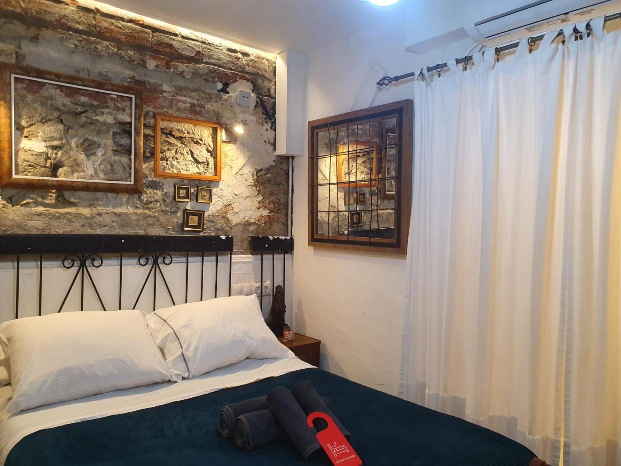 Studio Or Rooms With Private Bathroom Or Rooms With Shared Bathroom Barcelona Luaran gambar