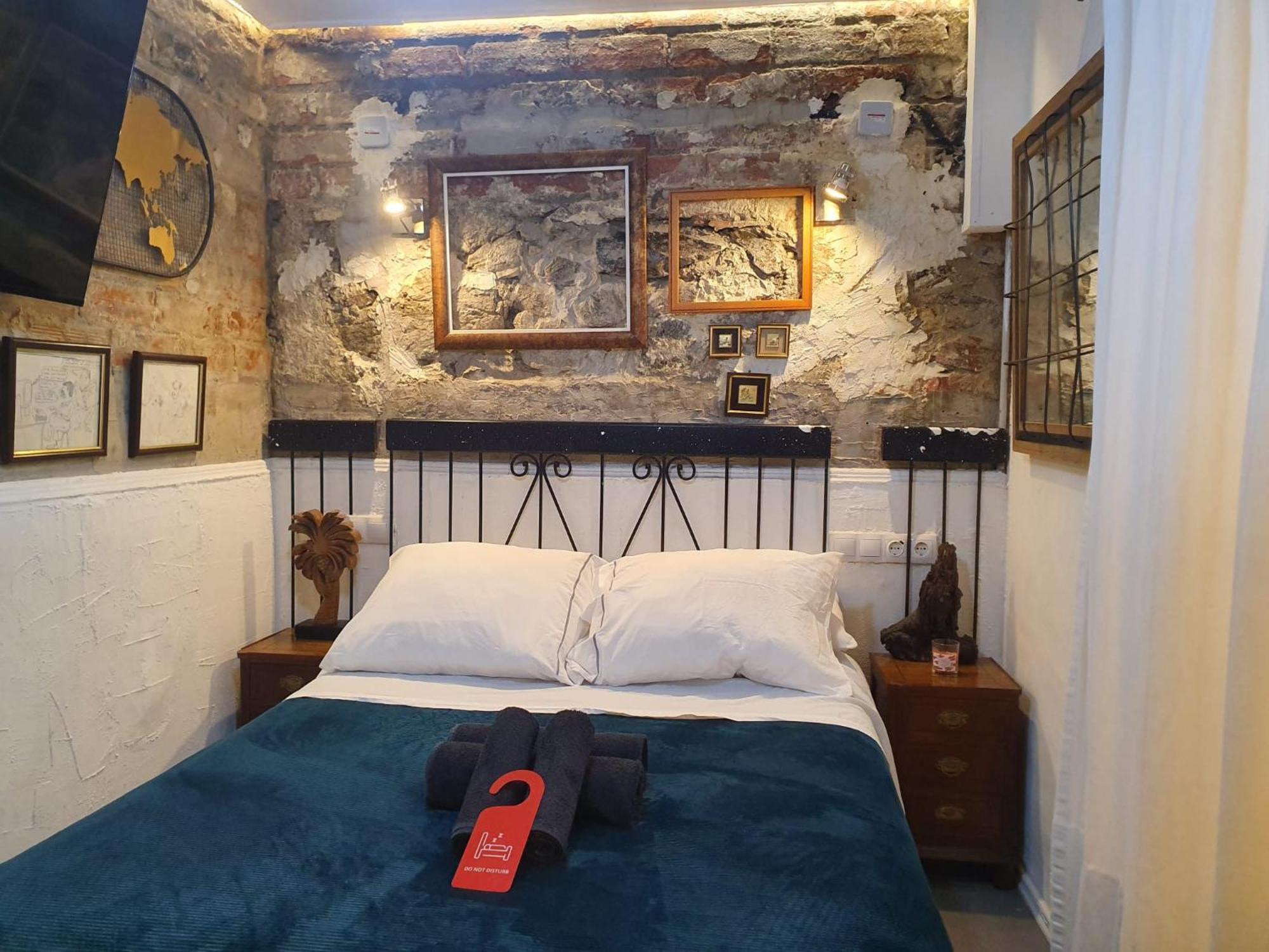 Studio Or Rooms With Private Bathroom Or Rooms With Shared Bathroom Barcelona Luaran gambar