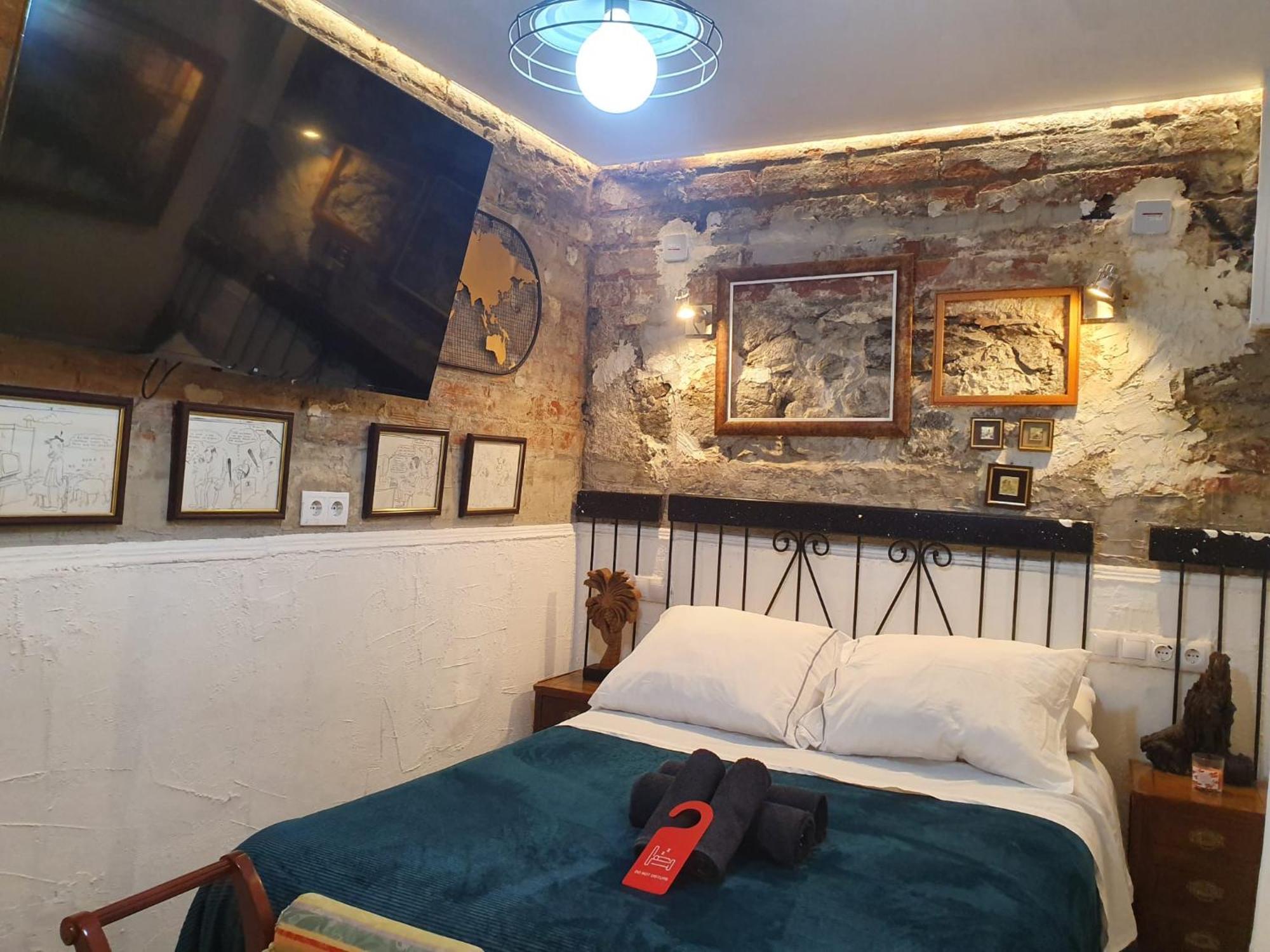 Studio Or Rooms With Private Bathroom Or Rooms With Shared Bathroom Barcelona Luaran gambar